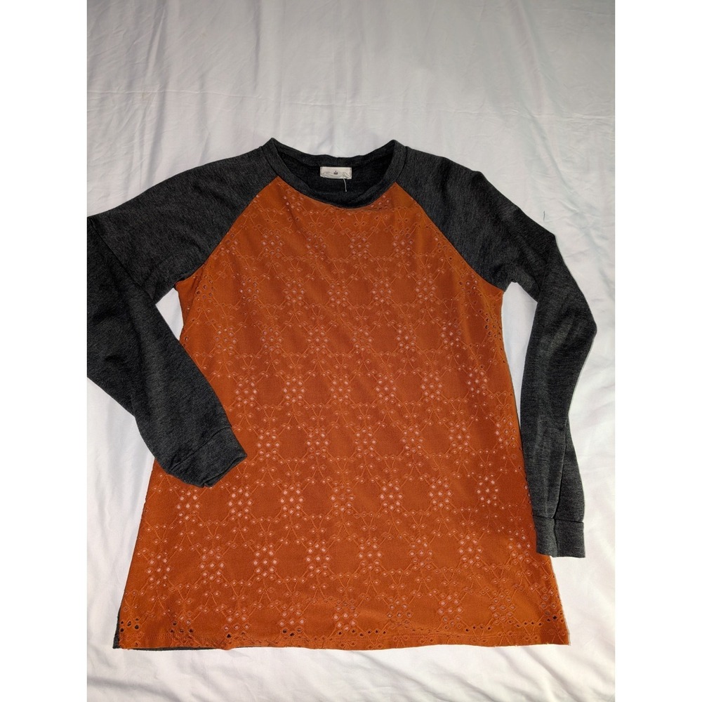 Betsys Boutique‎ Women's Small Orange Floral Long Sleeve Shirt